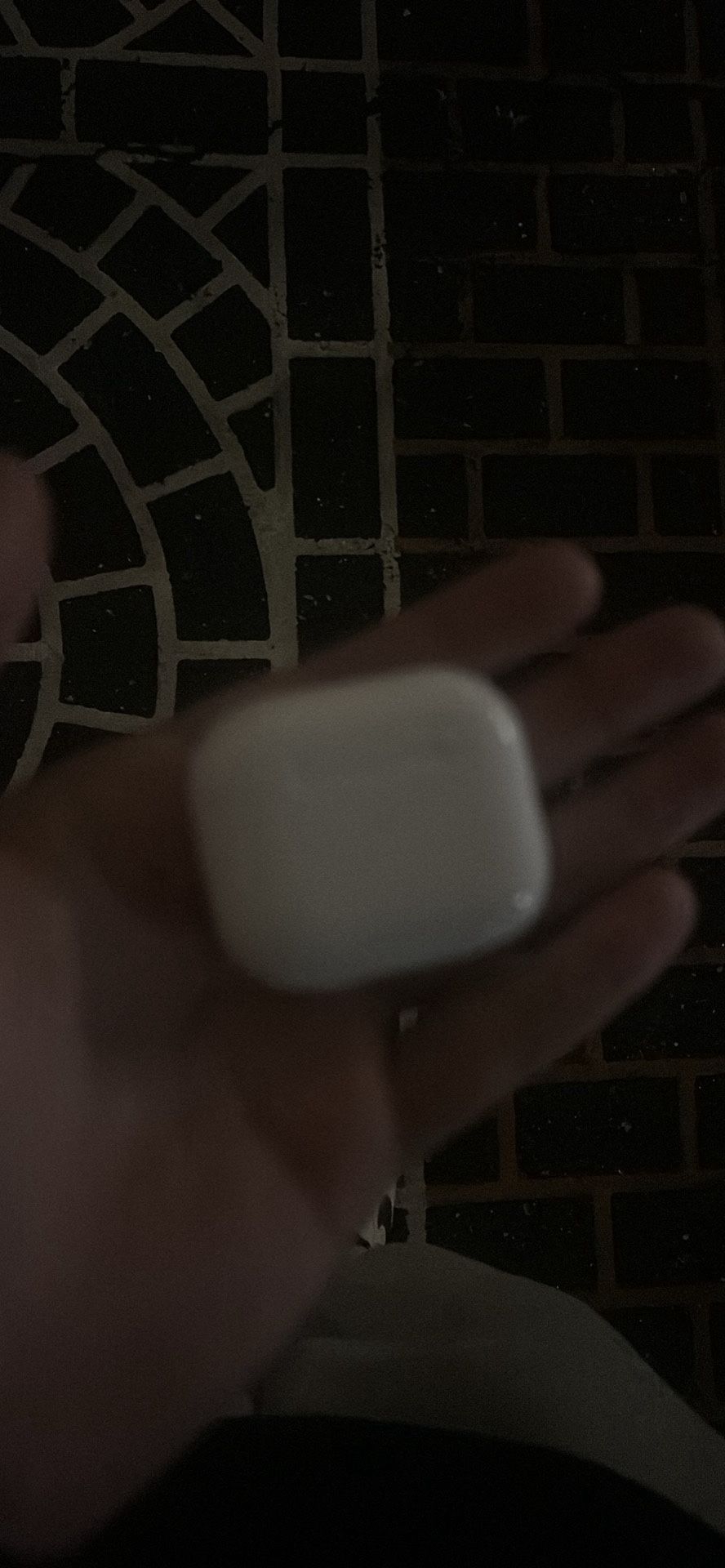 AirPods Gen 2
