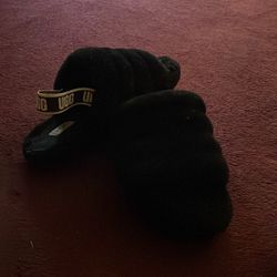 Black UGG Sildes
