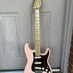 Limited Edition Mapleboard Pink Fender Stratocaster