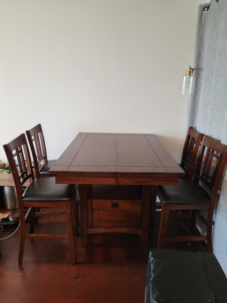 Wood Table, with Leaf,  and 4 Chairs 