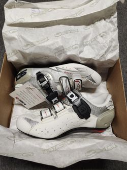 SIDI CYLING SHOES  EU 39 US 6 NEW