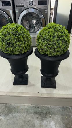 Matte Black Mixed Composite Indoor Outdoor Planter set of 2