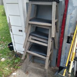 Saddle Stools 