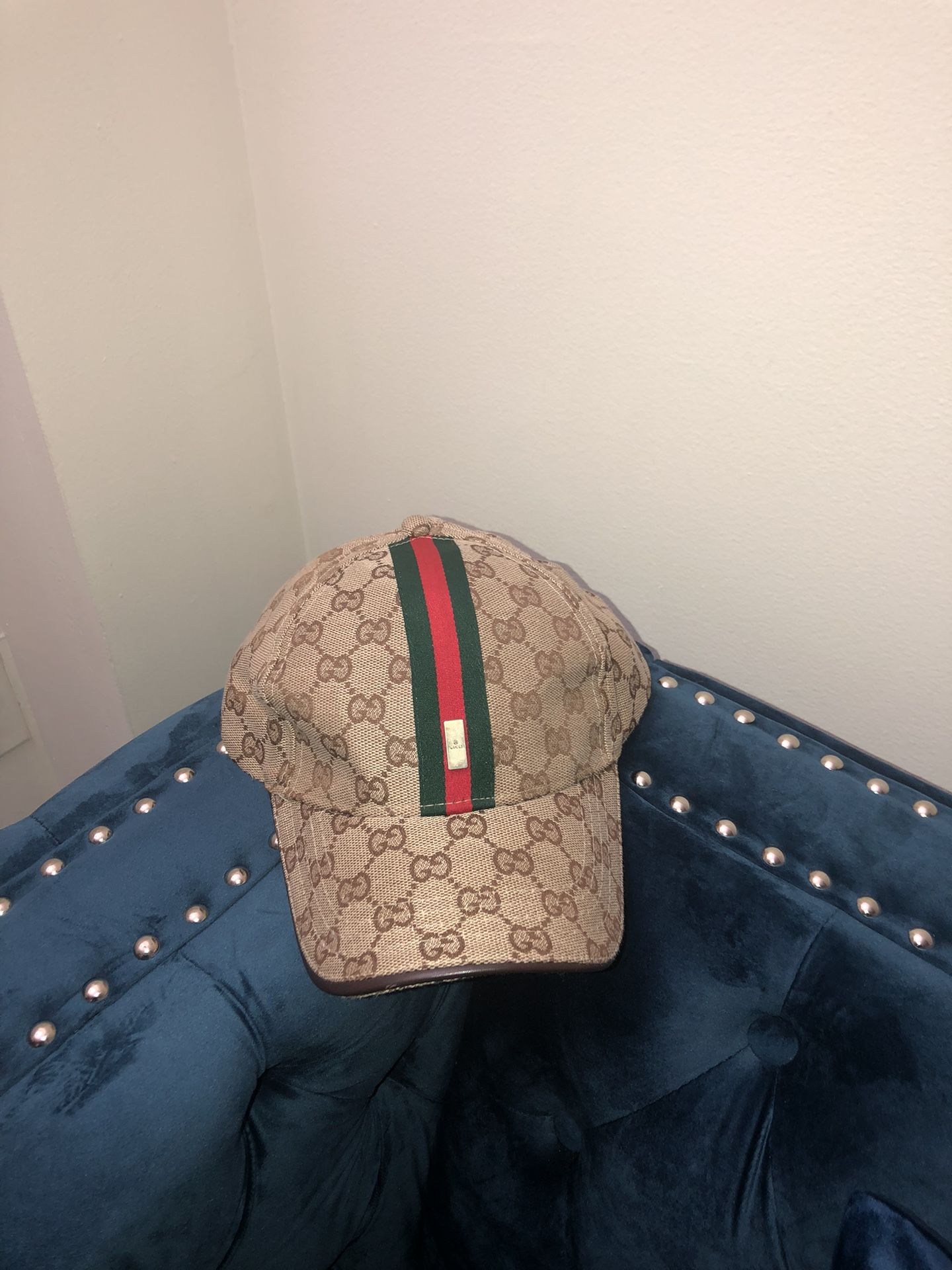 Gucci  🧢 