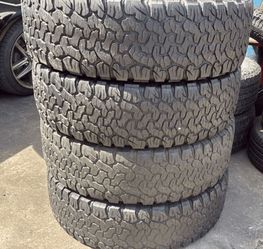 275 65 20 BFGoodrich Set of 4 Used Like New Condition