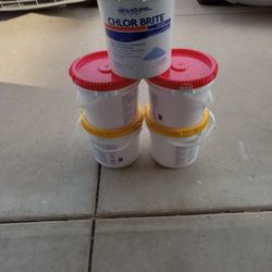 5 Empty Pool Chlorine Buckets With Lids And Handles 