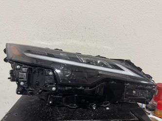 LEXUS RX RIGHT HEADLIGHT 2024