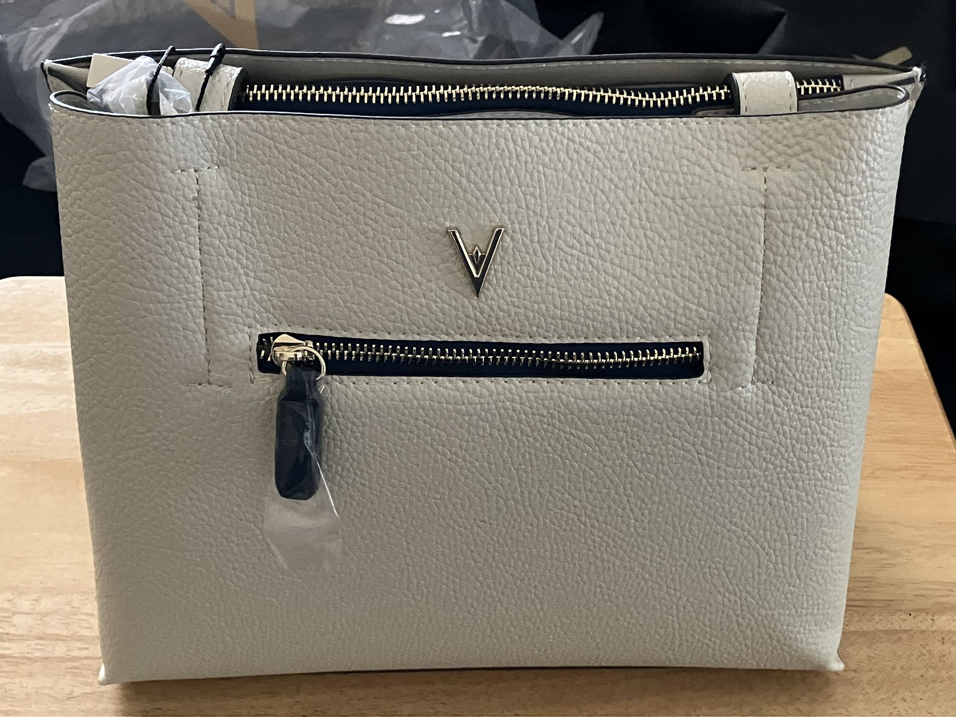 VANESSA WILLIAMS Tote Style Purse + Matching Wallet **new**
