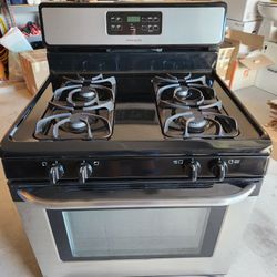 Frigidaire Gas Stove -4 burner