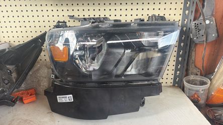 OEM  2019-2023 Dodge Ram 1500 Right Passenger Side Headlight Assembly  Good Cond