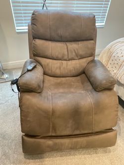 Kane's Furniture Power Recliner with Power Headrest & Lumbar
