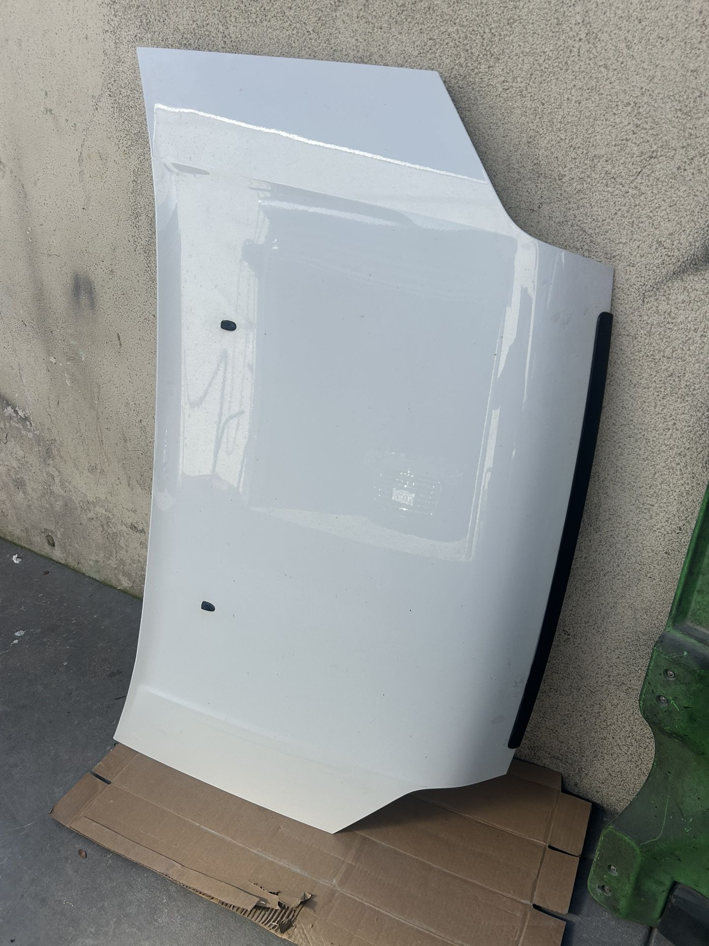 2010-2013 Transit Connect Hood (excellent)