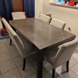 Rooms to go dining table with 4 chairs and 1 bench