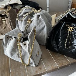 Chanel Hobo Bag CC25