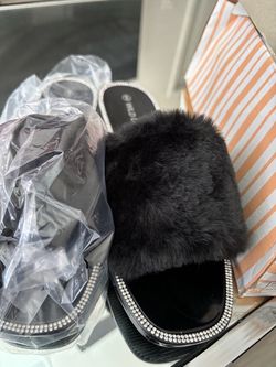Black fur slides size 9