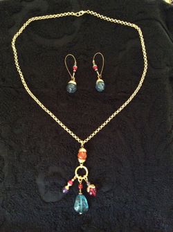 Casual Corner pendant necklace /earrings set