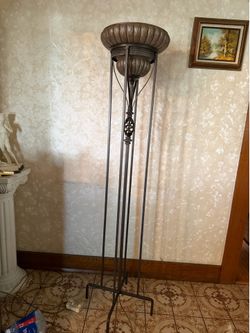 Floor lamp