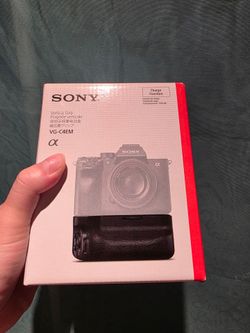 Sony VG-C4EM Vertical battery Grip
Sony a1, a1 II, a7 IV, a7R IV, a7S III, a9 II, a9III,  A7R V, a7v