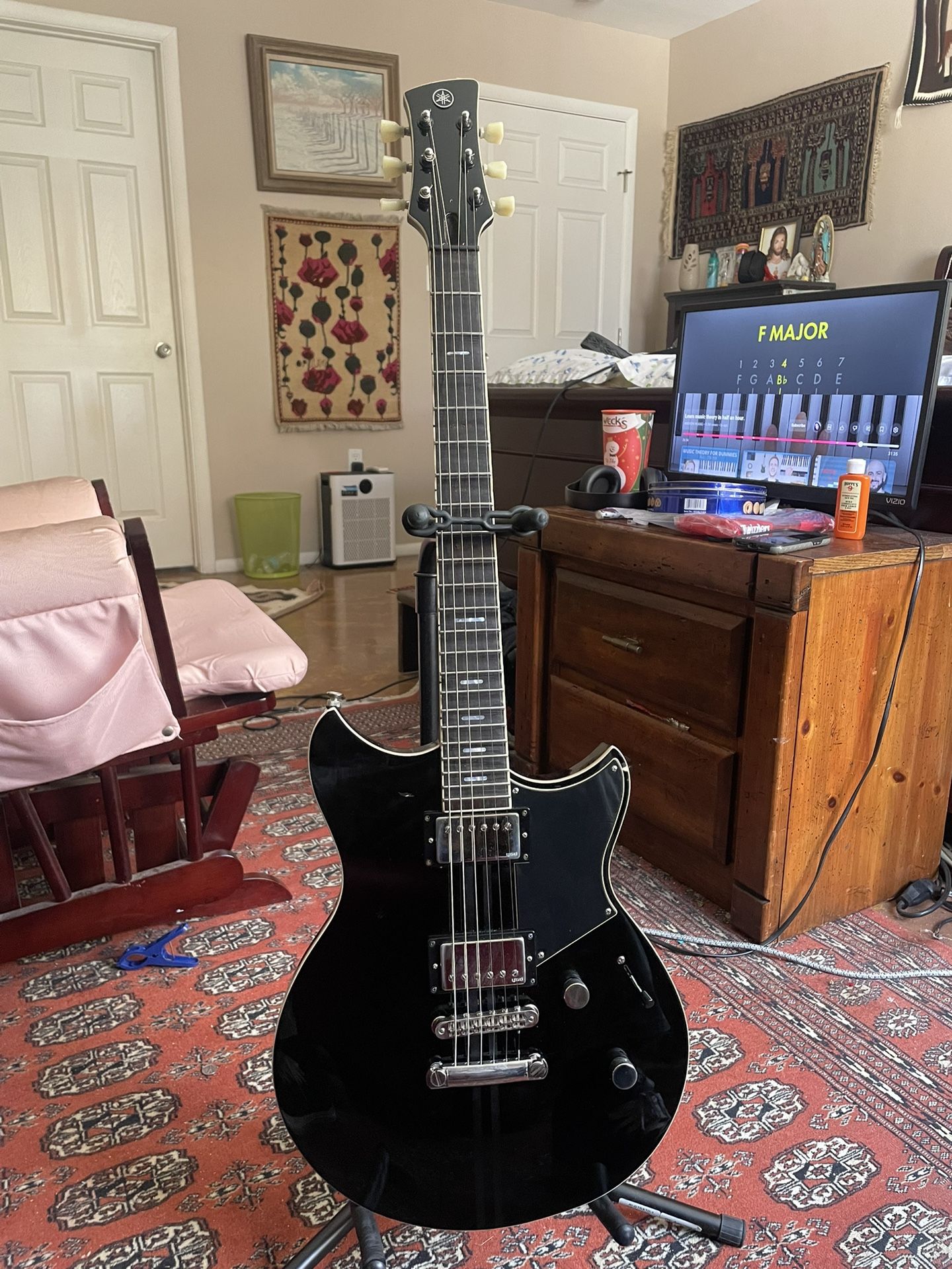 yamaha black guitar