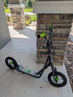 Mongoose Expo Scooter