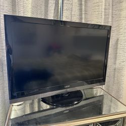 32 Inch Vizio TV w/ Firestick