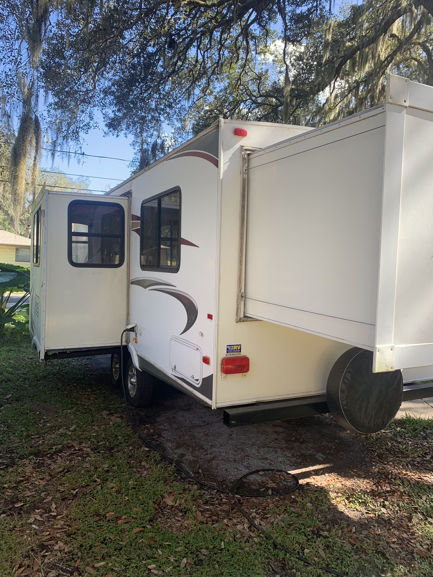 2012 26 foot Coleman travel trailer for sale