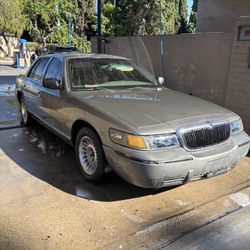2001 Mercury Grand Marquis on offerup