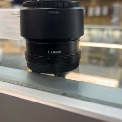 LUMIX 42mm F1.7 Lens 