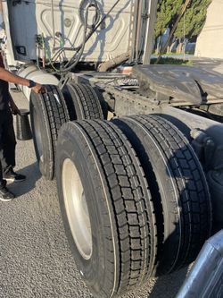 Llantas Para Camión Y Tráiler
