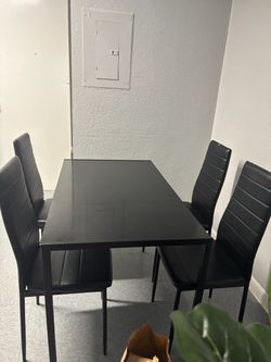4 black (chairs)