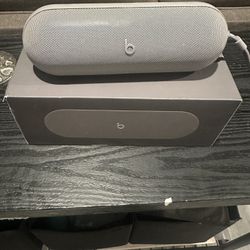 Beats Pill