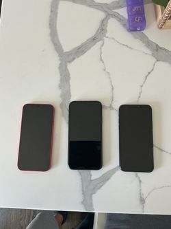 3 iPhones