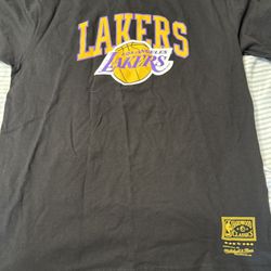 Men’s Lakers New T Shirt Mitchell And Ness