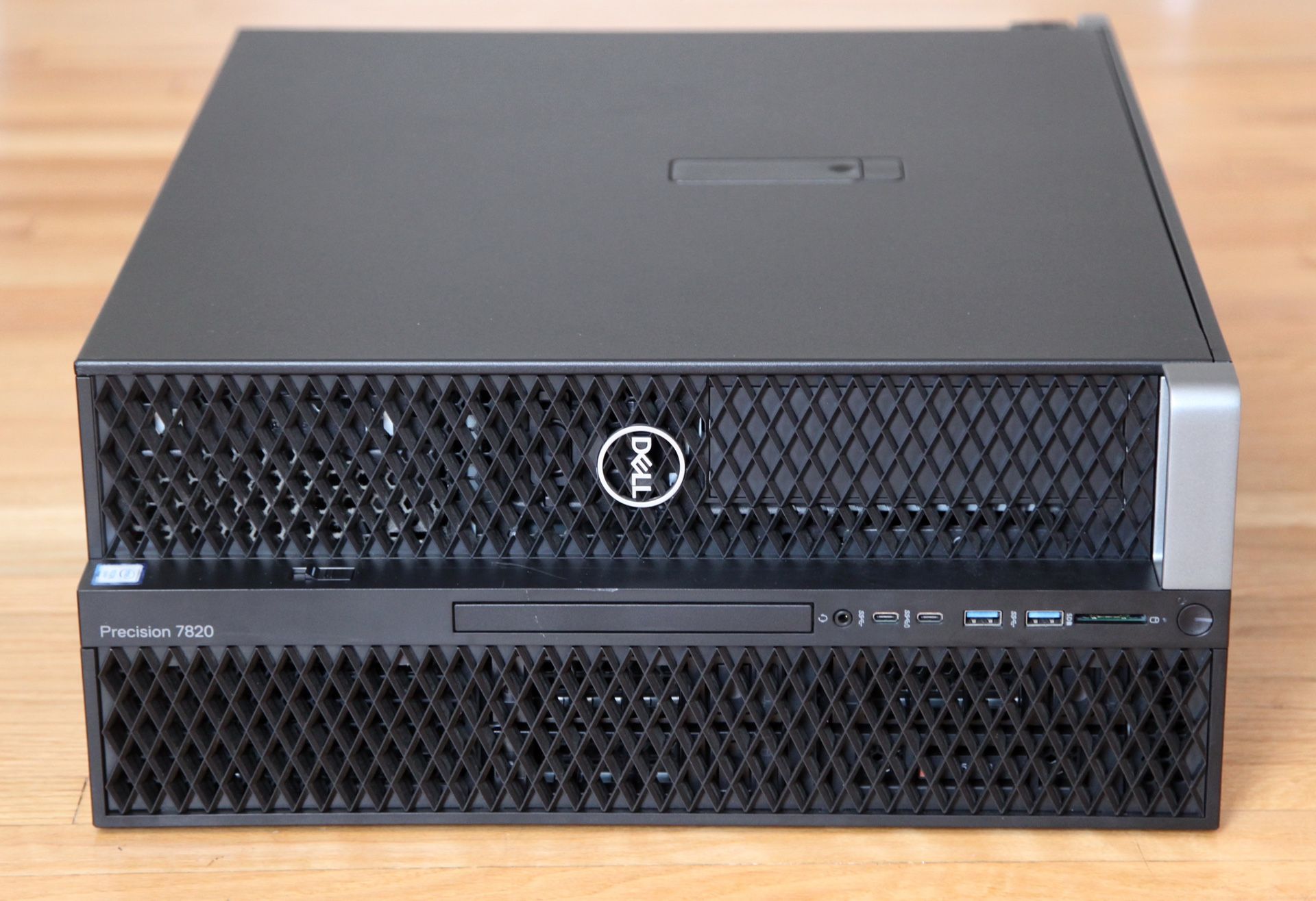 Dell Precision 7820 Tower Workstation Xeon Silver 4110 8-Cores 2.1GHz-3.0GHz 32GB RAM 256GB SSD 500GB HDD AMD W5100 4GB GPU WiFi Windows 11 Pro