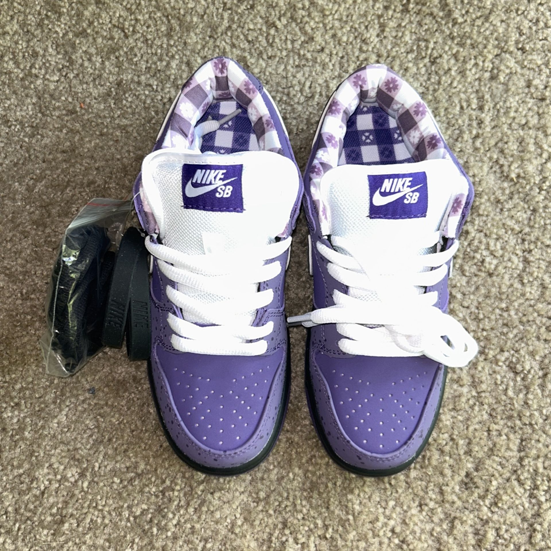 Purple 6.5 Women’s Nike Dunks