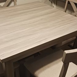 Dinning Table 