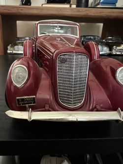 1937 Lincoln Model K Touring Cabriolet 1:18 Die-Cast Model – Signature Models