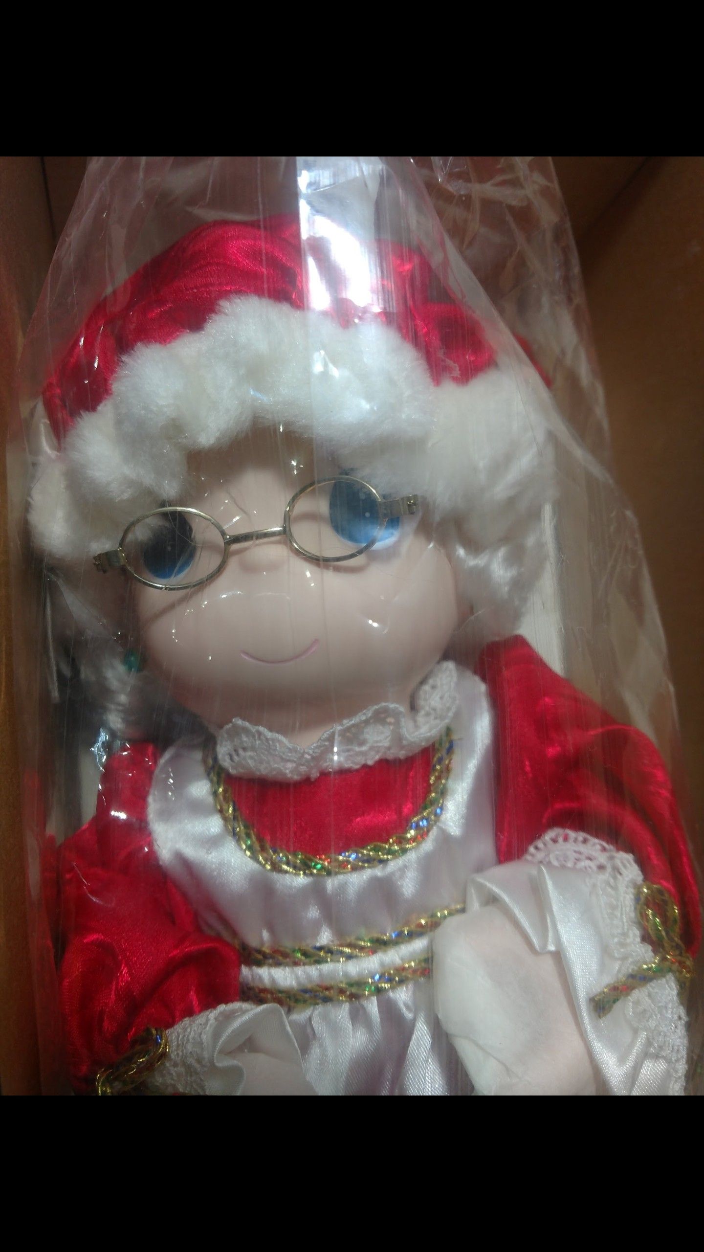 Vintage Prescious Moments Mrs Claus Doll