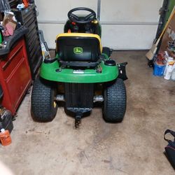John Deere L100 