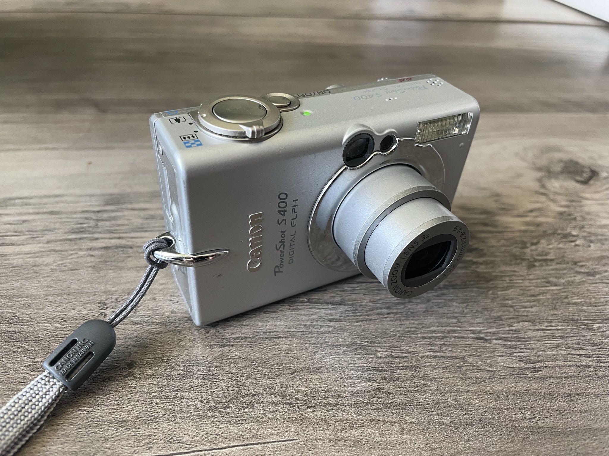Canon PowerShot Digital ELPH S400 4.0MP Handheld Digital Camera 