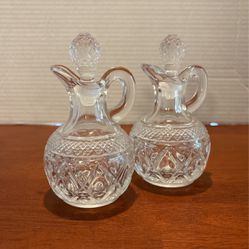 Vintage Glass cruet 5 1/2” X 3 1/2“.  B23