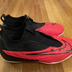 Nike Phantom Red Soccer Cleats US 3 (Used/Good - Laces Not Included)