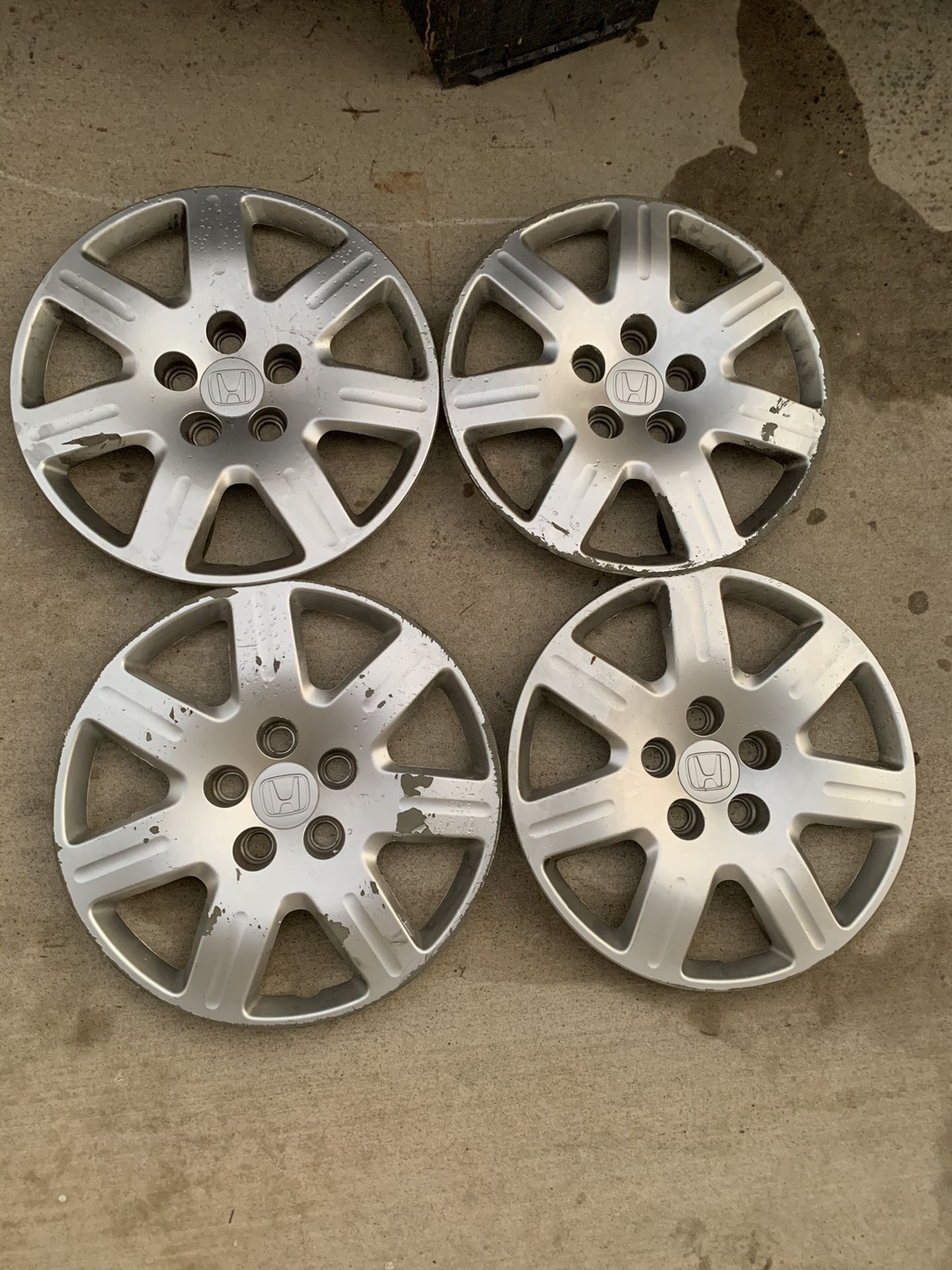 Honda Civic OEM 16” hubcaps