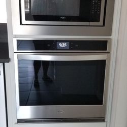 Whirlpool 30" Single Electric Oven "NEW"