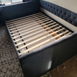 Full Size Day Bed With Trundle