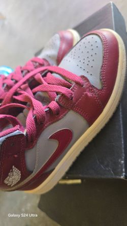 Nike Air Jordan 1 Mid Kids – Burgundy & Gray