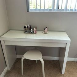 Desk wt  stool