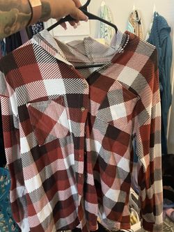 Women’s / Juniors Clothes.