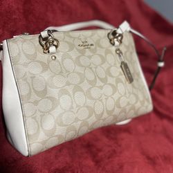 Coach BeigeOff White Signature Coated Canvas and Leather Christie Carryall