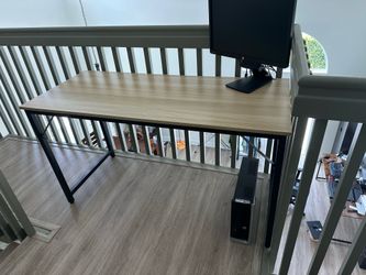 Computer desk